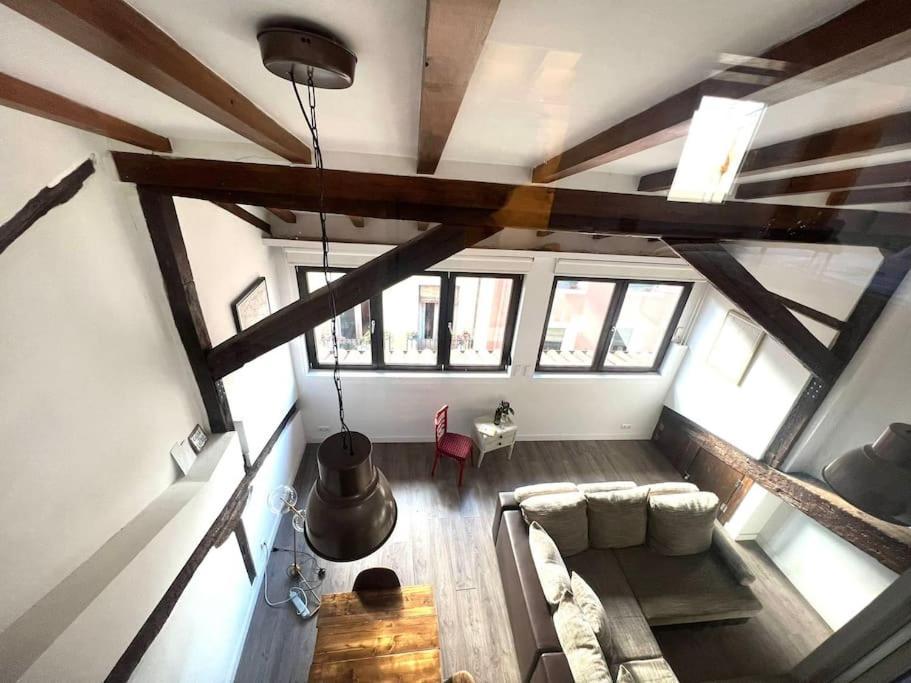 شقة لوغرونيو  في Old Town Loft - Cathedral Views. المظهر الخارجي الصورة