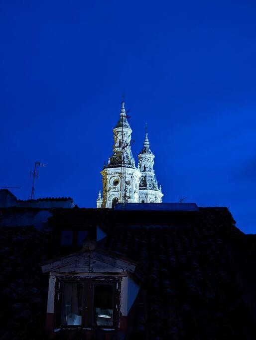 شقة لوغرونيو  في Old Town Loft - Cathedral Views. المظهر الخارجي الصورة
